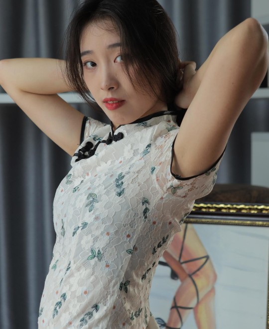 IESS异思趣向 - 模特: 小九 《粉嫩旗袍(下)》